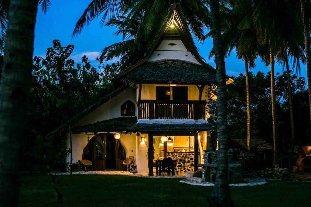 Beach-Front Sumbawa Surf House Lemonga 外观 照片