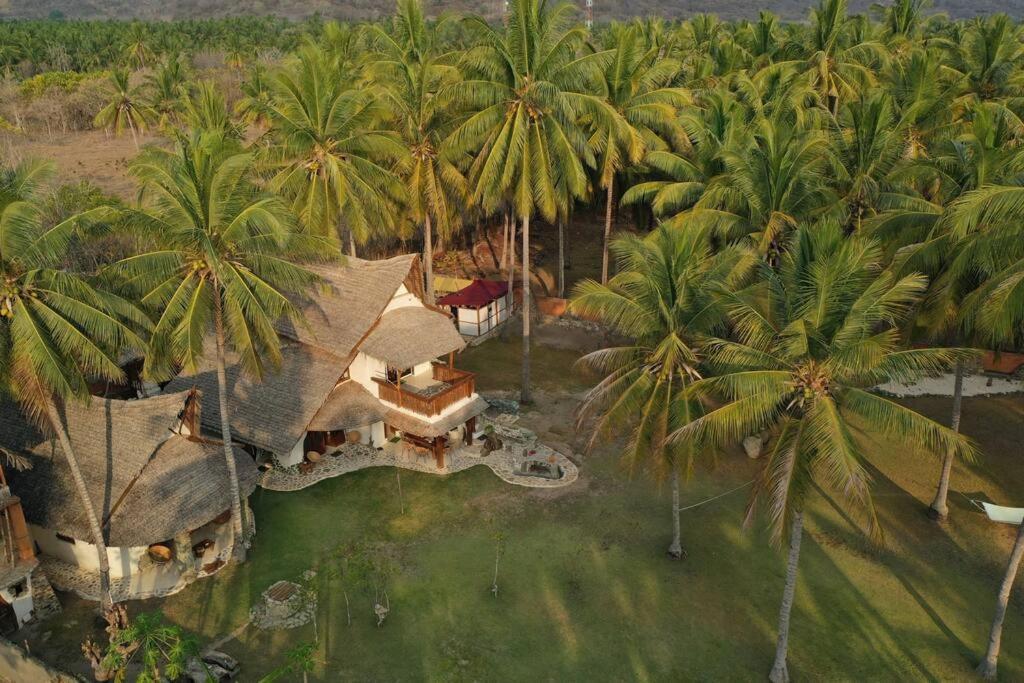 Beach-Front Sumbawa Surf House Lemonga 外观 照片